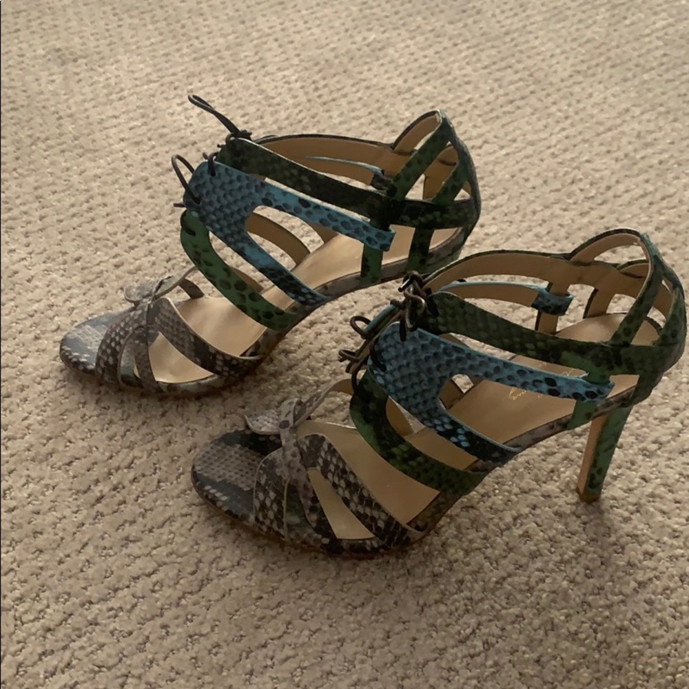 Beautiful Faux Snakeskin Italian Shoe